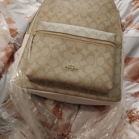 Coach FULL SIZE backpack - Picture 2 of 7